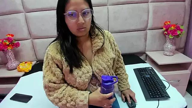 Miaa_Smiith_ from StripChat is Freechat