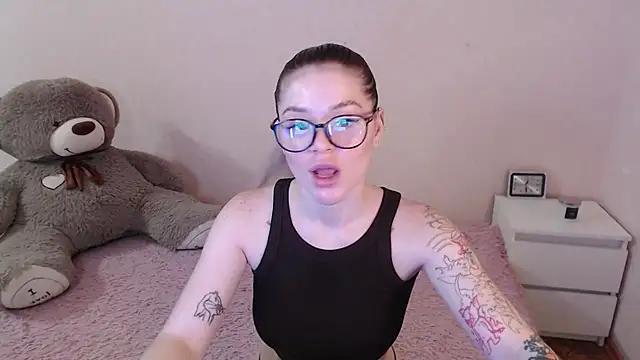miaacatt from StripChat