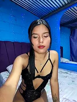 MiaaHills from StripChat