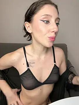 MiaaLoveeee from StripChat