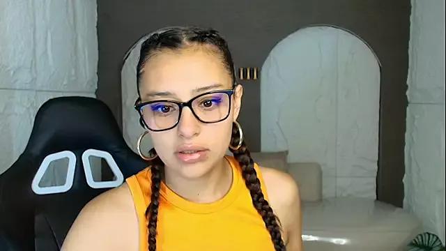 Explore our live girls sluts from our Custom and Multi clubs and checkout exclusive access to highly interactive content, such as shape, hair, titties, pussy type and many more.