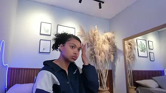 MIAHIVANOV webcams show profile image 