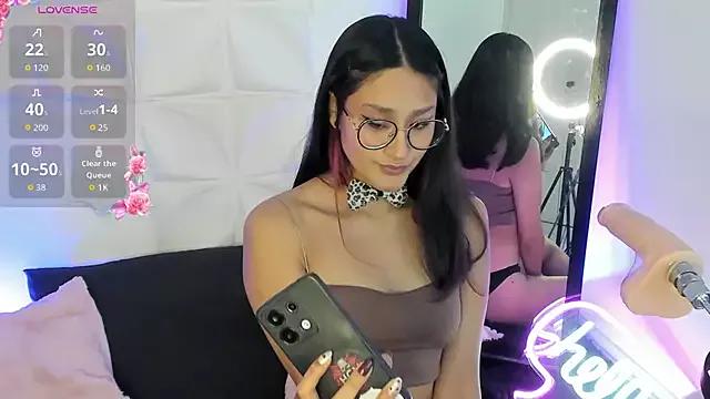MiahReyess webcams show profile image 