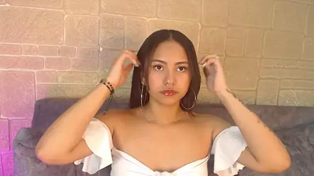 MiaKiss7 from StripChat is Freechat
