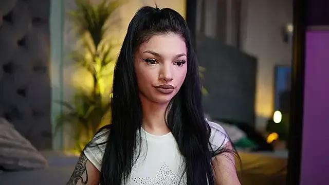 MiamiCoffee from StripChat is Freechat