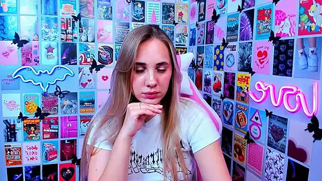 MiaMilas from StripChat