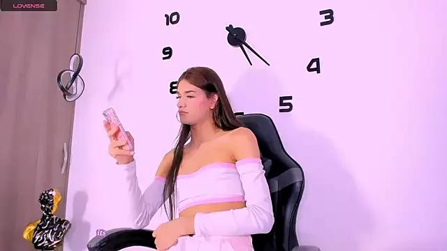 miapink_ofi from StripChat is Freechat