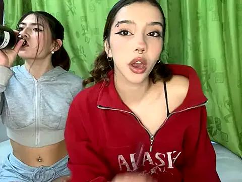 miarose- from StripChat is Freechat
