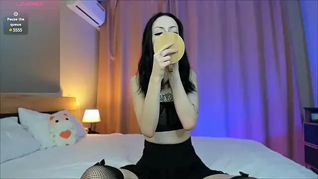 Explore our live girls sluts from our Custom and Multi clubs and checkout exclusive access to highly interactive content, such as shape, hair, titties, pussy type and many more.