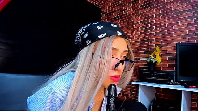michaelmistress from StripChat is Freechat