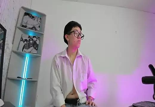 Explore our live girls sluts from our Custom and Multi clubs and checkout exclusive access to highly interactive content, such as shape, hair, titties, pussy type and many more.