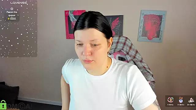 Explore our live girls sluts from our Custom and Multi clubs and checkout exclusive access to highly interactive content, such as shape, hair, titties, pussy type and many more.