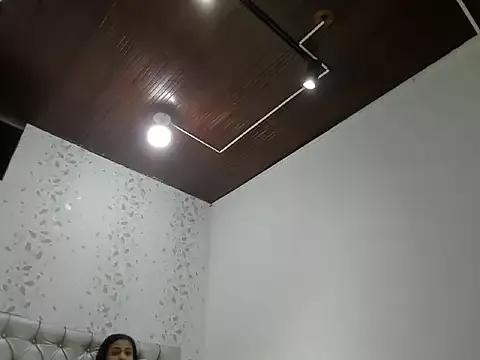 michelle_perla from StripChat is Freechat