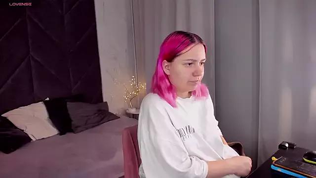 MichelleRebel from StripChat is Freechat