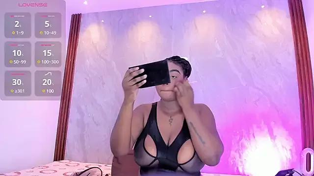 MiiaaCollinss from StripChat