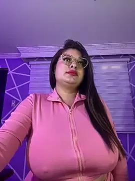 MiiaaJoness from StripChat