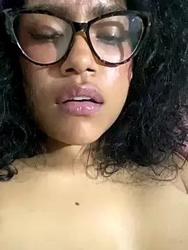 miiabrown18 from StripChat is Freechat