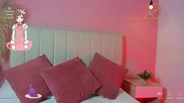 Explore our live girls sluts from our Custom and Multi clubs and checkout exclusive access to highly interactive content, such as shape, hair, titties, pussy type and many more.