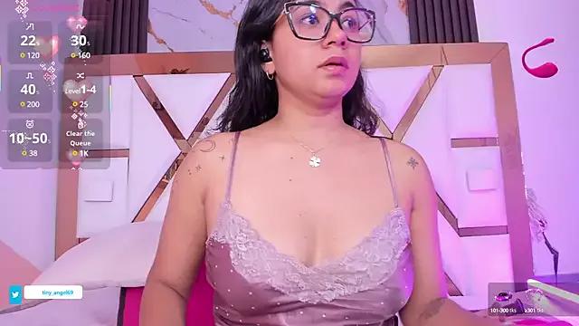 Miilaklum webcams show profile image 