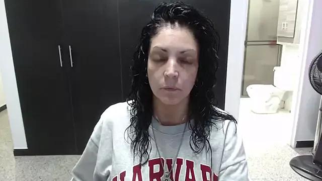 mijal_queen from StripChat is Freechat