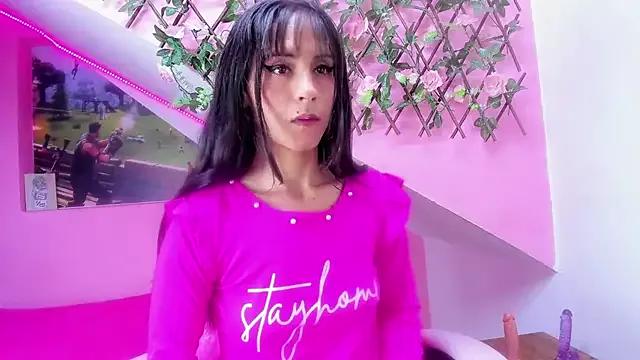 Explore our live girls sluts from our Custom and Multi clubs and checkout exclusive access to highly interactive content, such as shape, hair, titties, pussy type and many more.