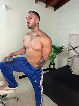 Explore our live girls sluts from our Custom and Multi clubs and checkout exclusive access to highly interactive content, such as shape, hair, titties, pussy type and many more.