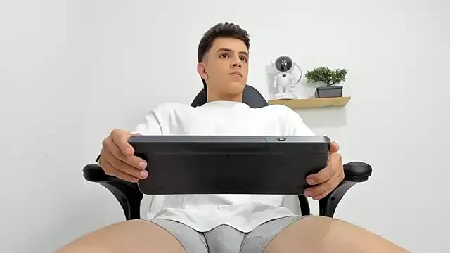Mikecooper from StripChat is Freechat