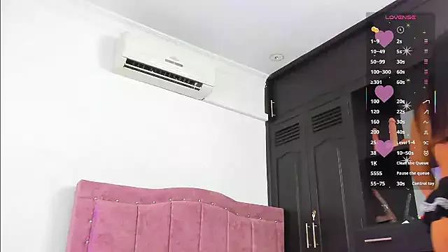 Explore our live girls sluts from our Custom and Multi clubs and checkout exclusive access to highly interactive content, such as shape, hair, titties, pussy type and many more.