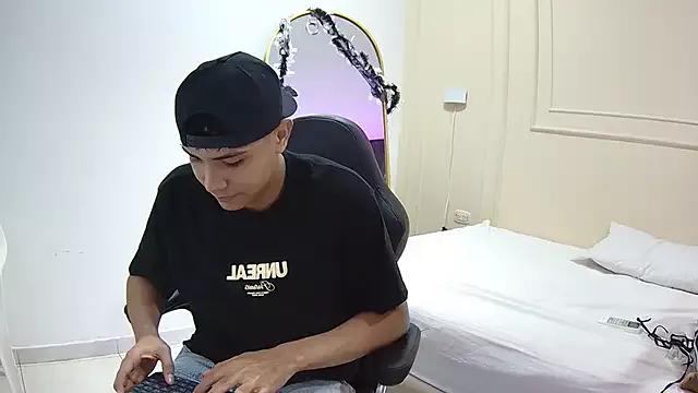 mila_phoenix from StripChat is Freechat