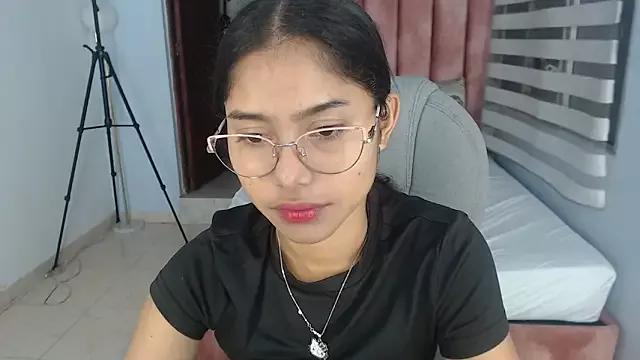 Explore our live girls sluts from our Custom and Multi clubs and checkout exclusive access to highly interactive content, such as shape, hair, titties, pussy type and many more.