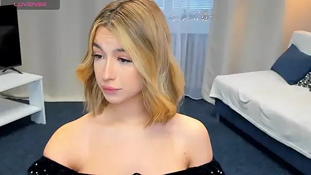 Explore our live girls sluts from our Custom and Multi clubs and checkout exclusive access to highly interactive content, such as shape, hair, titties, pussy type and many more.