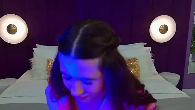 milaleoneli from StripChat is Freechat