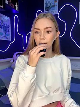 Explore our live girls sluts from our Custom and Multi clubs and checkout exclusive access to highly interactive content, such as shape, hair, titties, pussy type and many more.