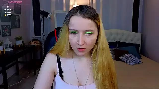 Explore our live girls sluts from our Custom and Multi clubs and checkout exclusive access to highly interactive content, such as shape, hair, titties, pussy type and many more.