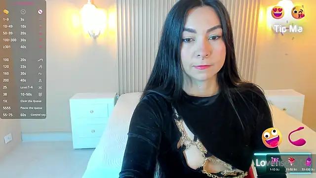 Explore our live girls sluts from our Custom and Multi clubs and checkout exclusive access to highly interactive content, such as shape, hair, titties, pussy type and many more.