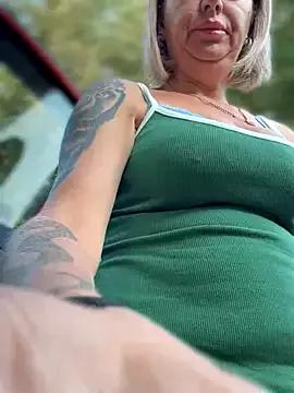 Milena-MilfaXXX from StripChat is Freechat