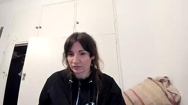 MilfAngelQueen from StripChat is Freechat