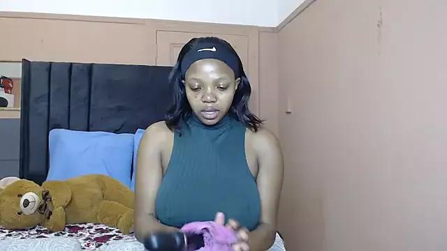 MilfBoobsxx from StripChat is Freechat