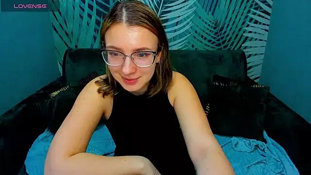 MilinaFox from StripChat
