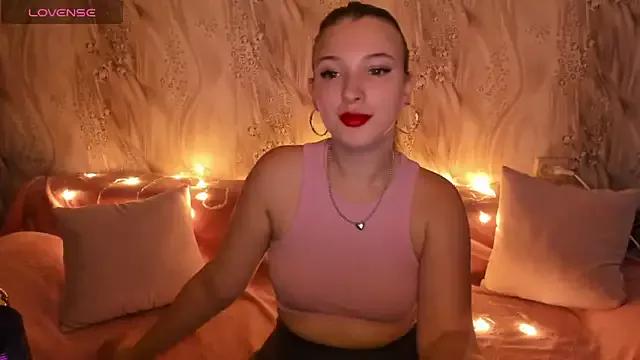 MilinaFox from StripChat