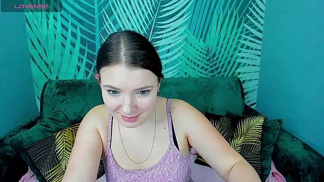 MilinaFox from StripChat