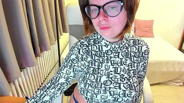 Explore our live girls sluts from our Custom and Multi clubs and checkout exclusive access to highly interactive content, such as shape, hair, titties, pussy type and many more.