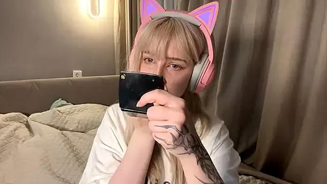 Milkmoriee from StripChat is Freechat