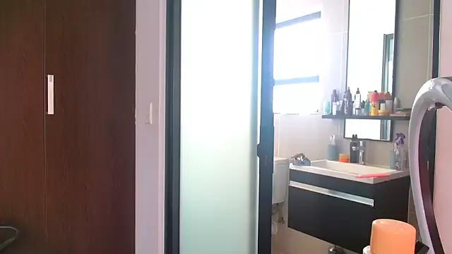 MILLA900 from StripChat