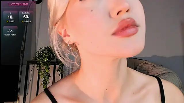 milli_sun_ from StripChat