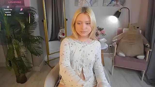 Millie_Vanillies from StripChat