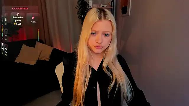 Millie_Vanillies from StripChat