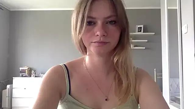 MillieShow from StripChat is Freechat