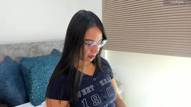 Milly_roidd from StripChat