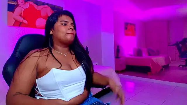 MiluuHoney from StripChat is Freechat